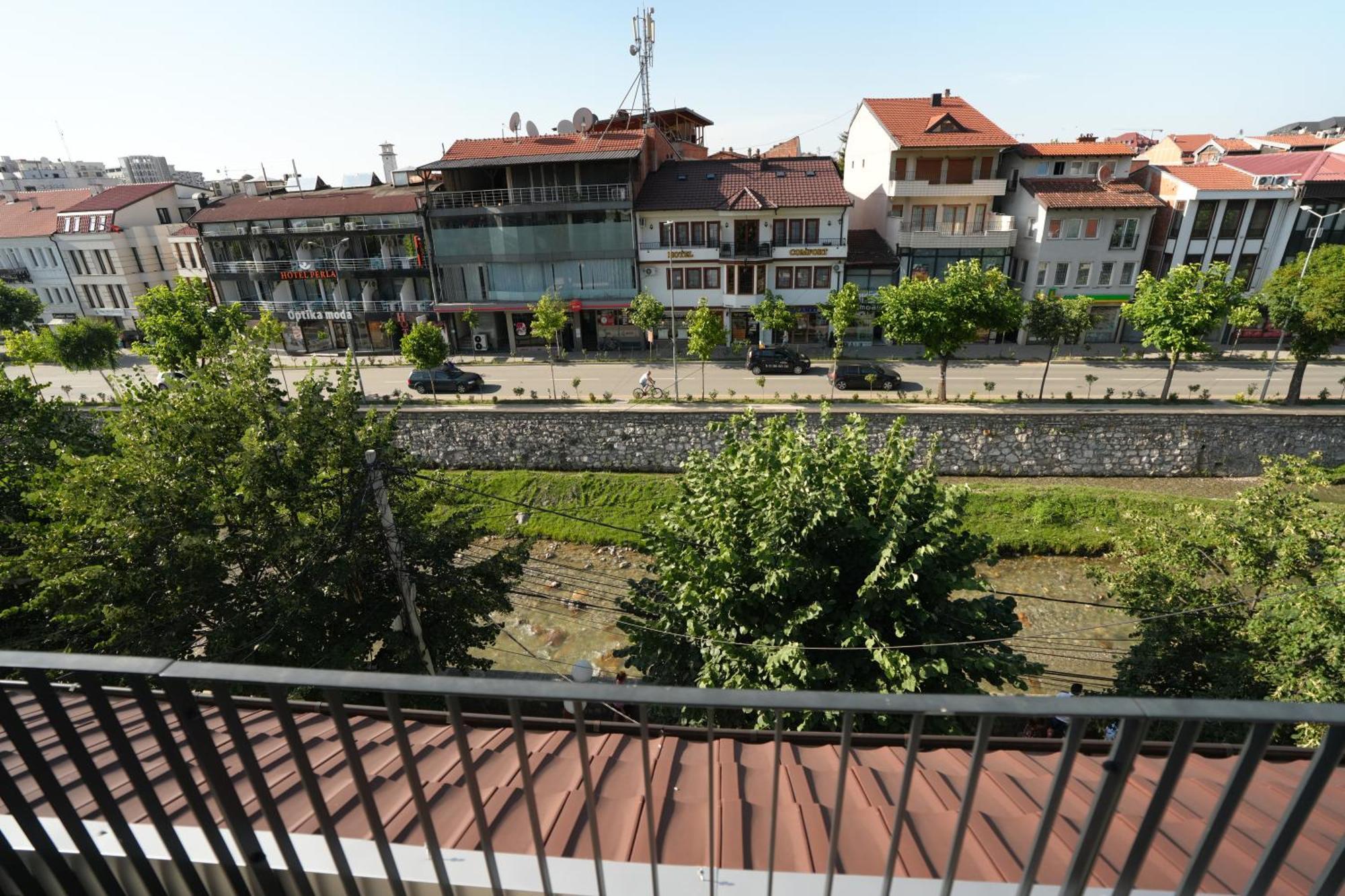 Biond Hotel Prizren Eksteriør billede