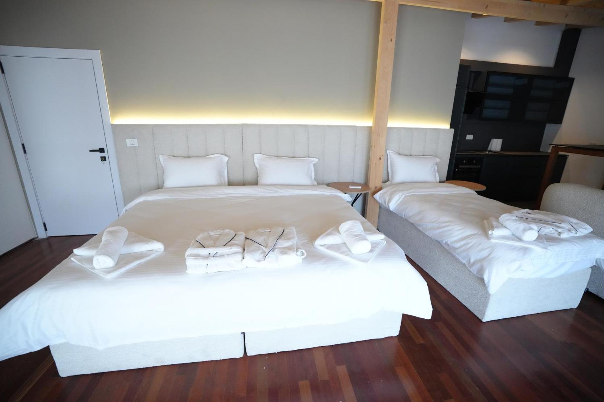 Biond Hotel Prizren Eksteriør billede