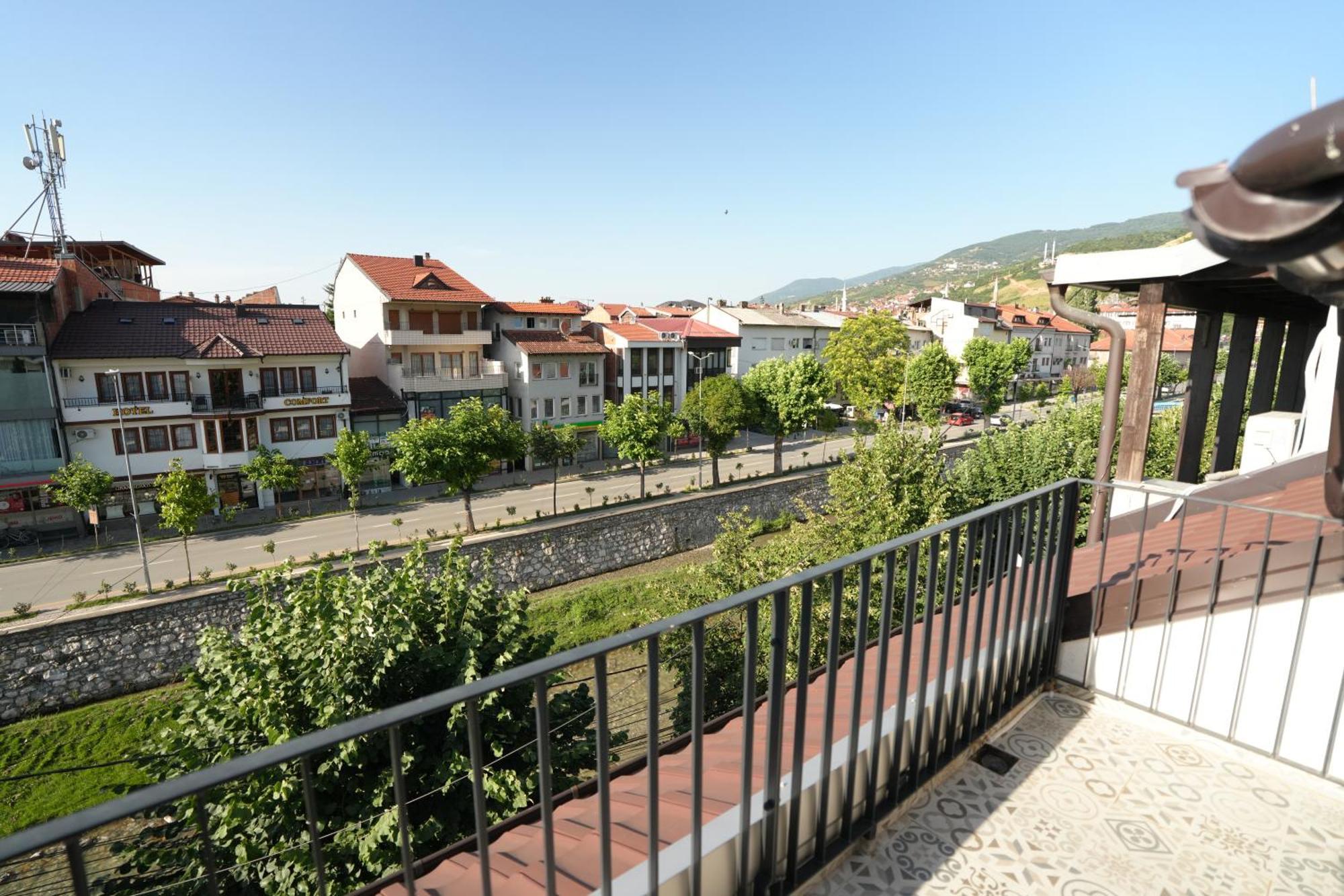 Biond Hotel Prizren Eksteriør billede